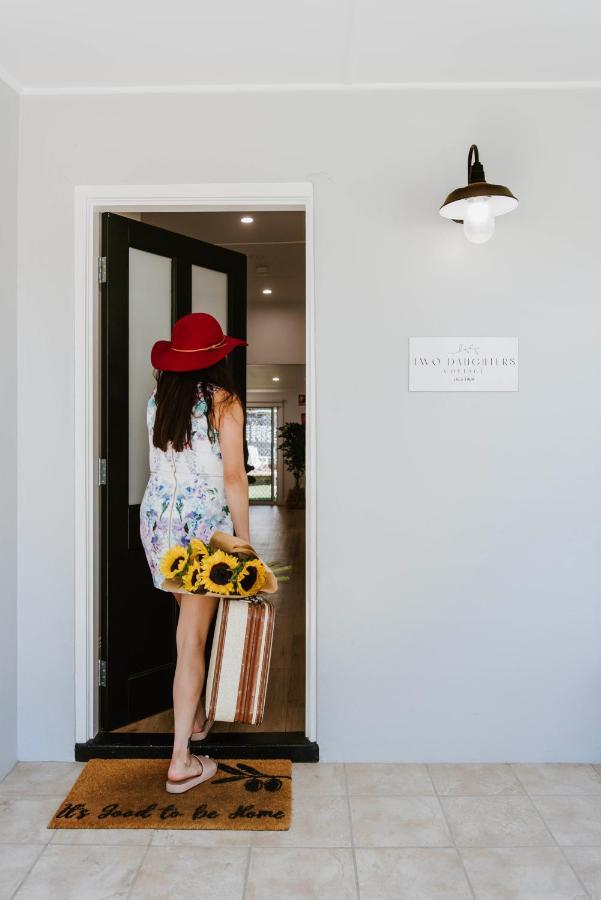 Two Daughters - Refined Country Living Holiday home *